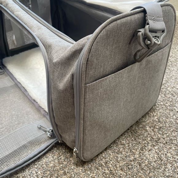 Henkelion Cat/Dog carrier for small medium cats and puppies up to 15lbs. - Picture 4 of 6